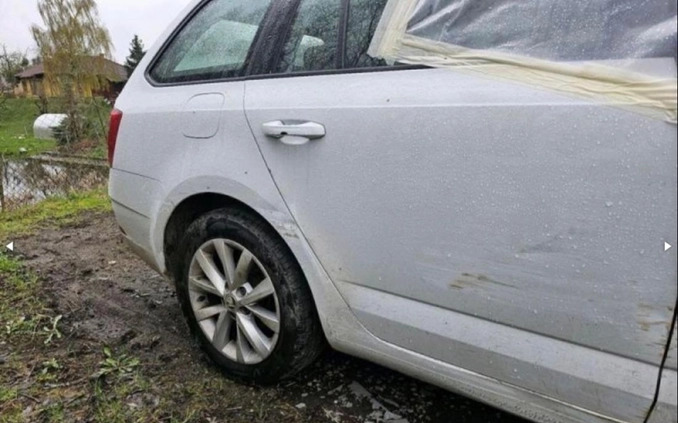 Skoda Octavia cena 12500 przebieg: 417000, rok produkcji 2019 z Warszawa małe 211